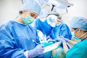 دانلود پاورپوینت پرستاری در مورد مراقبت های قبل و بعد از عمل جراحی